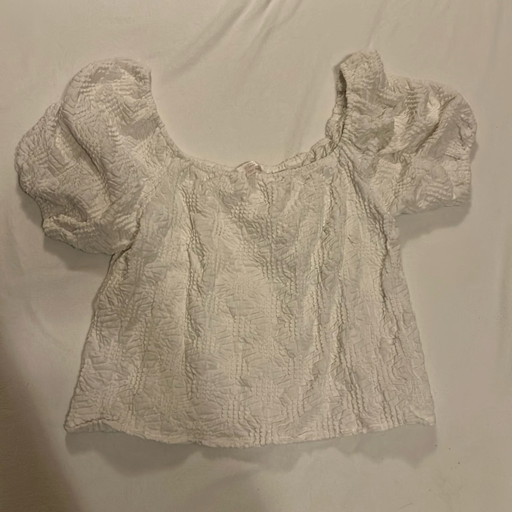 LC puff sleeve white blouse in size XXL
